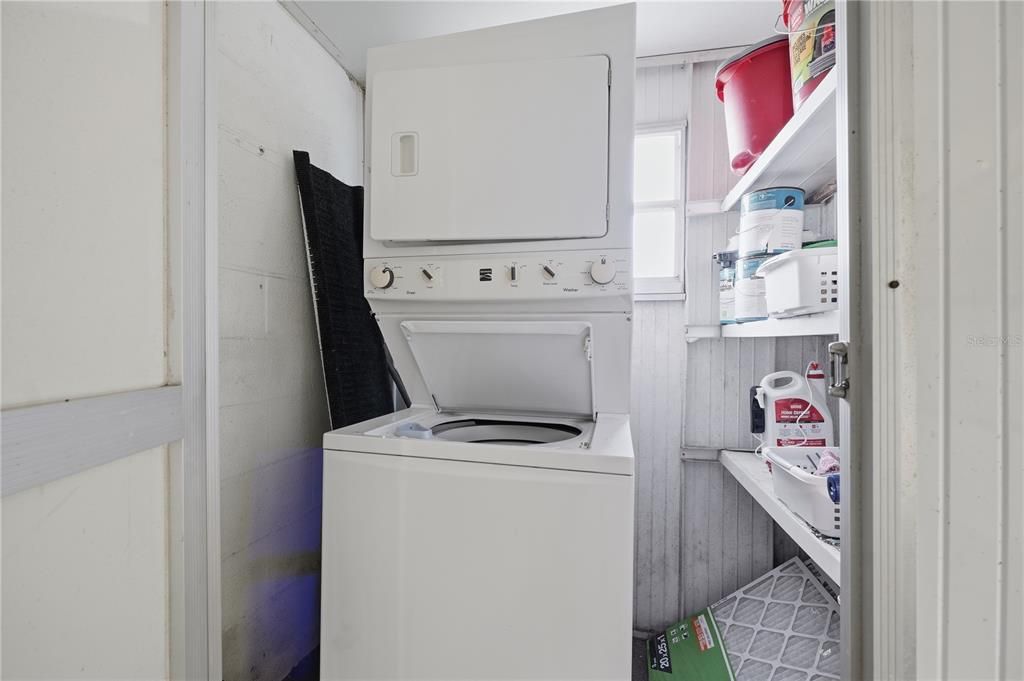 На продажу: $130,000 (2 спален, 2 ванн, 984 Квадратных фут)