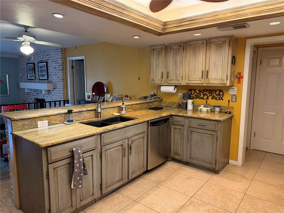 For Sale: $1,050,000 (5 beds, 4 baths, 3350 Square Feet)