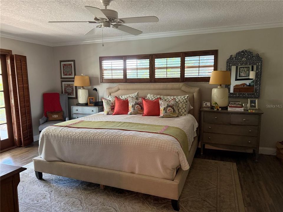 For Sale: $1,050,000 (5 beds, 4 baths, 3350 Square Feet)