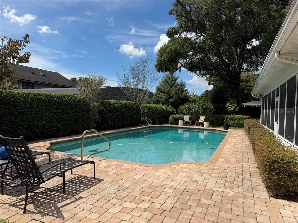 For Sale: $1,050,000 (5 beds, 4 baths, 3350 Square Feet)