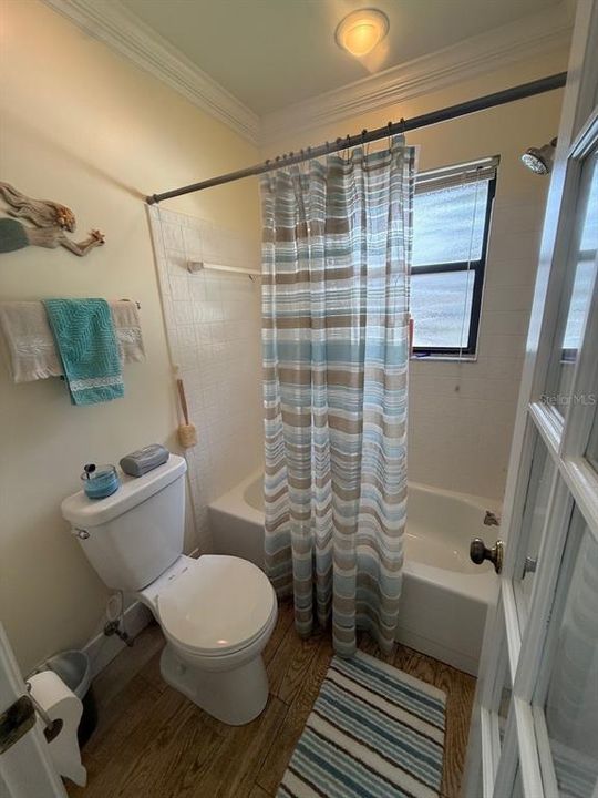 For Sale: $289,000 (3 beds, 2 baths, 1298 Square Feet)