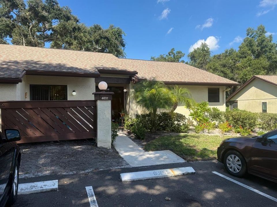 For Sale: $289,000 (3 beds, 2 baths, 1298 Square Feet)