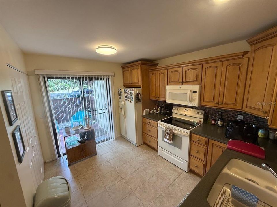 For Sale: $289,000 (3 beds, 2 baths, 1298 Square Feet)