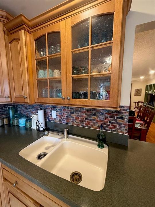 For Sale: $289,000 (3 beds, 2 baths, 1298 Square Feet)