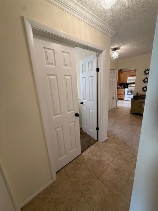 For Sale: $289,000 (3 beds, 2 baths, 1298 Square Feet)