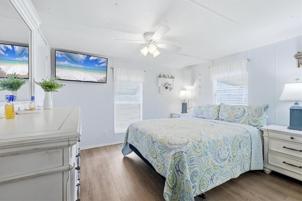 For Sale: $149,900 (3 beds, 2 baths, 1104 Square Feet)