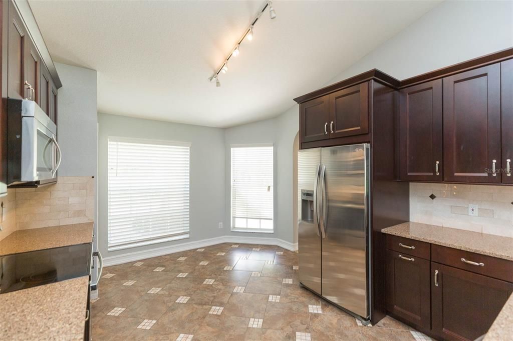 For Rent: $2,900 (4 beds, 2 baths, 1762 Square Feet)