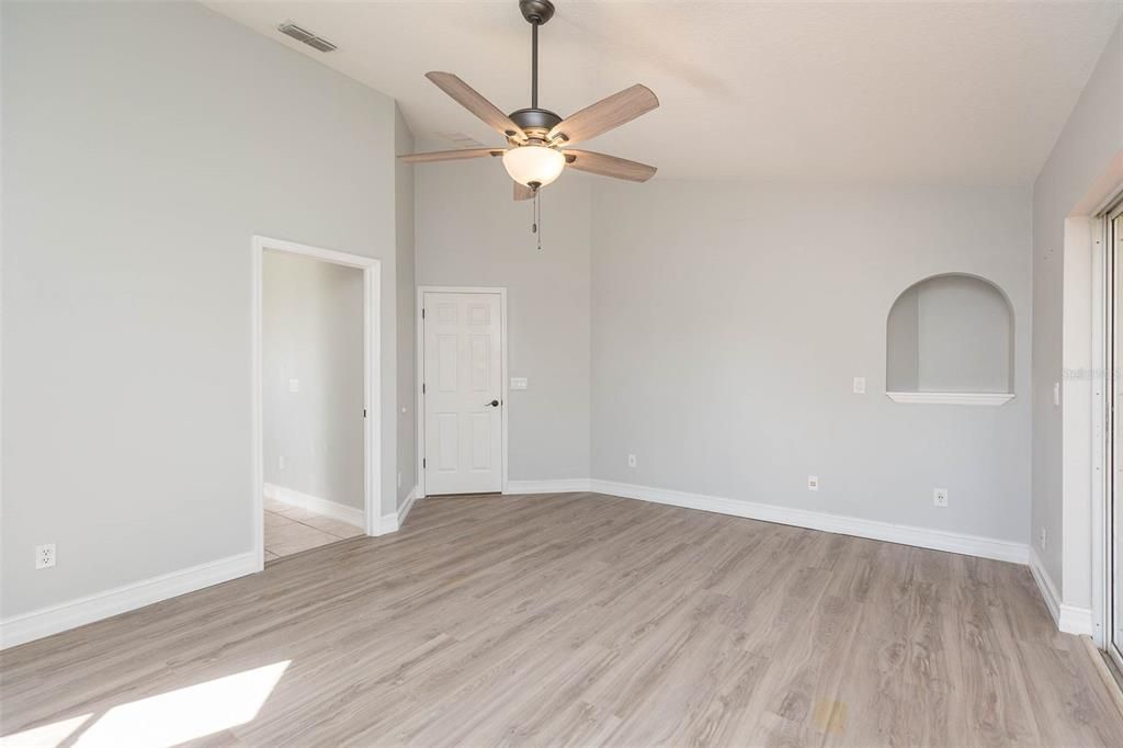 For Rent: $2,900 (4 beds, 2 baths, 1762 Square Feet)