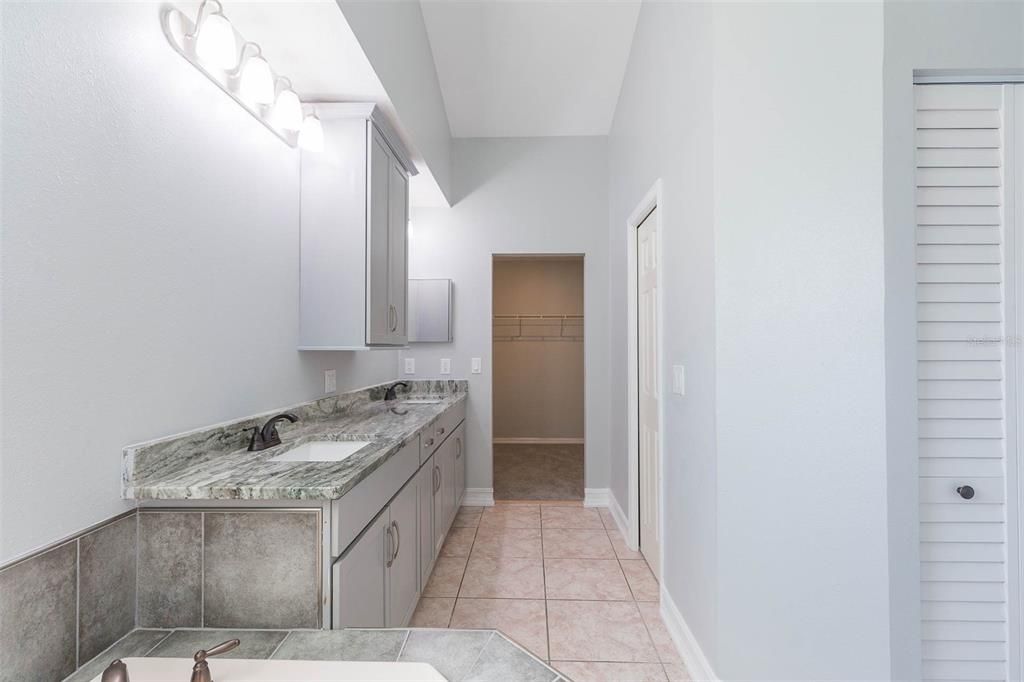 For Rent: $2,900 (4 beds, 2 baths, 1762 Square Feet)