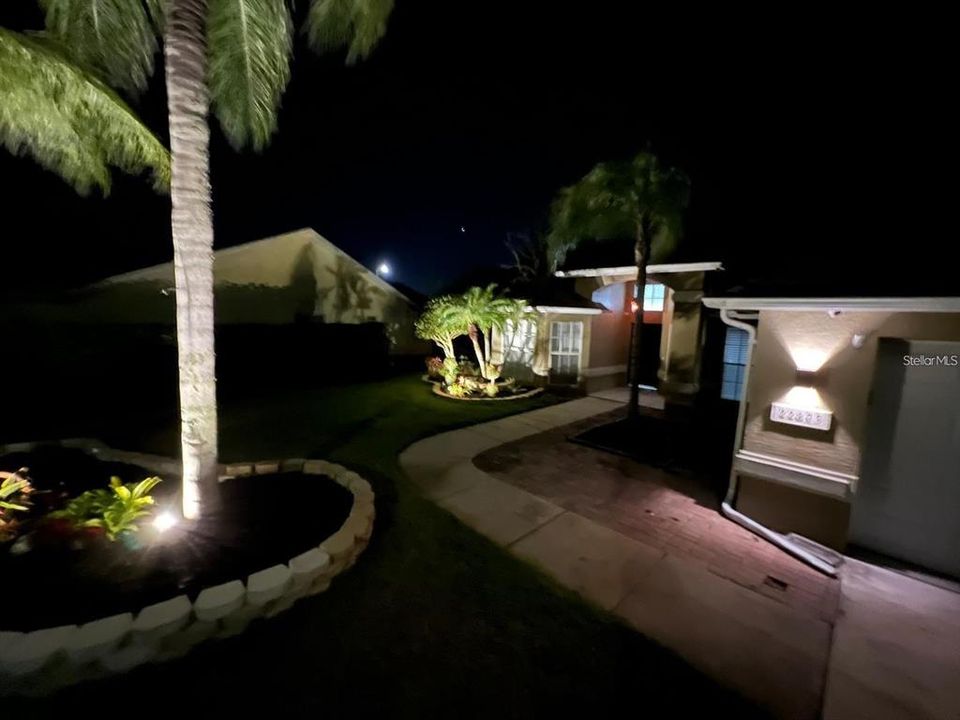 For Rent: $2,900 (4 beds, 2 baths, 1762 Square Feet)