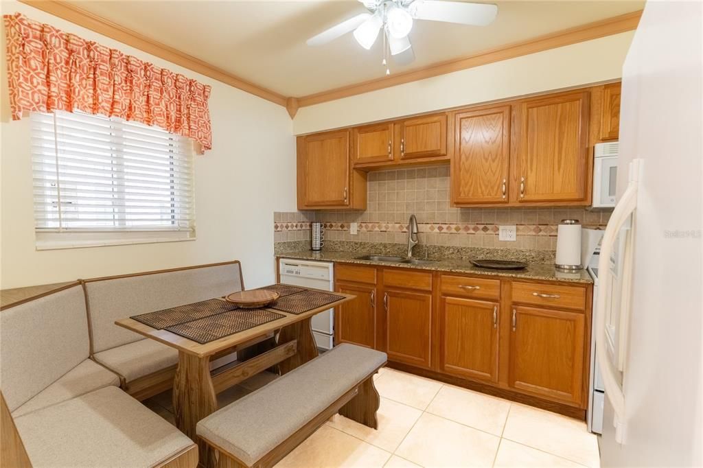 For Sale: $498,000 (2 beds, 2 baths, 1007 Square Feet)
