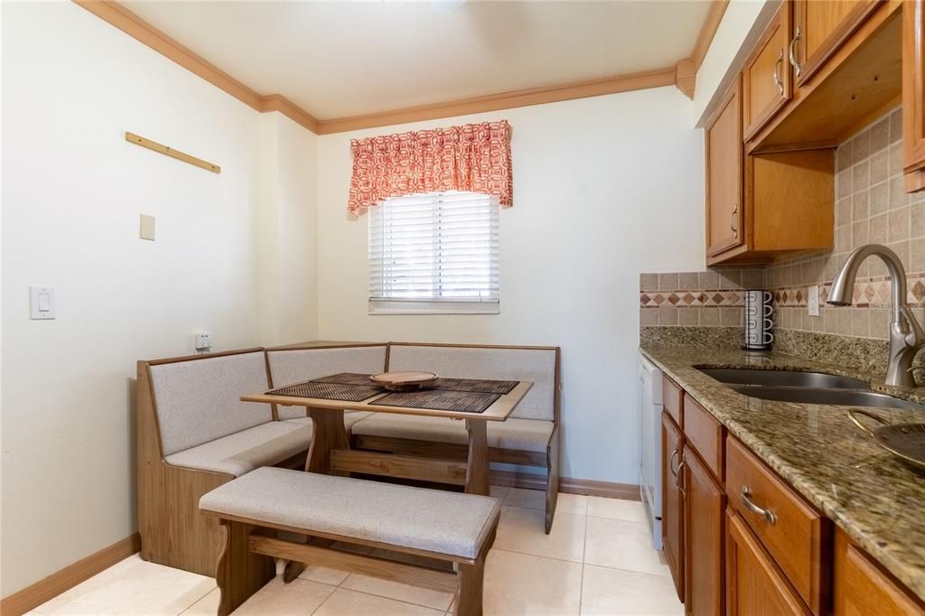 For Sale: $498,000 (2 beds, 2 baths, 1007 Square Feet)
