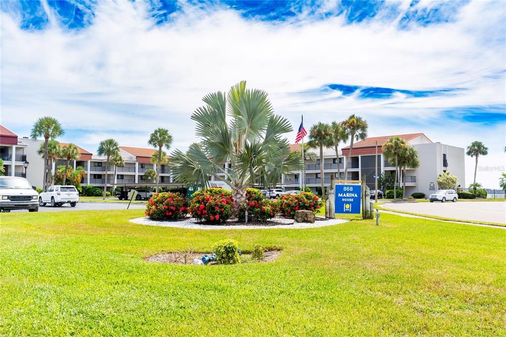 For Sale: $498,000 (2 beds, 2 baths, 1007 Square Feet)