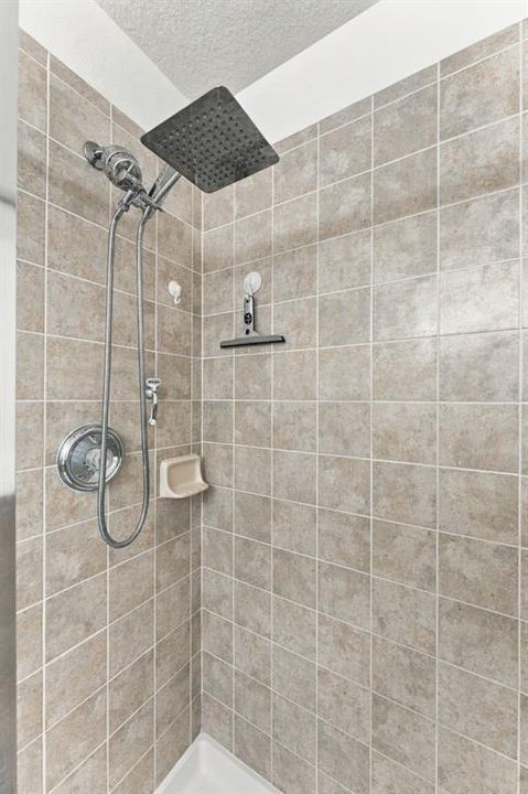 На продажу: $349,900 (3 спален, 2 ванн, 1920 Квадратных фут)