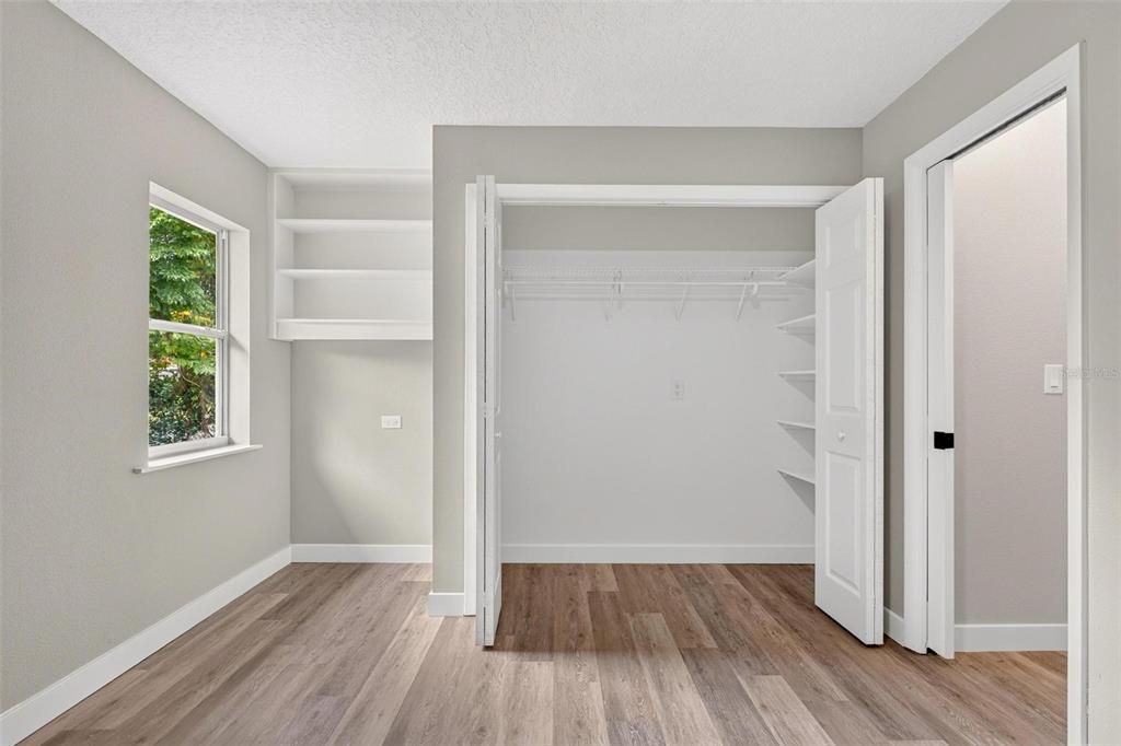 For Sale: $249,900 (4 beds, 2 baths, 1315 Square Feet)