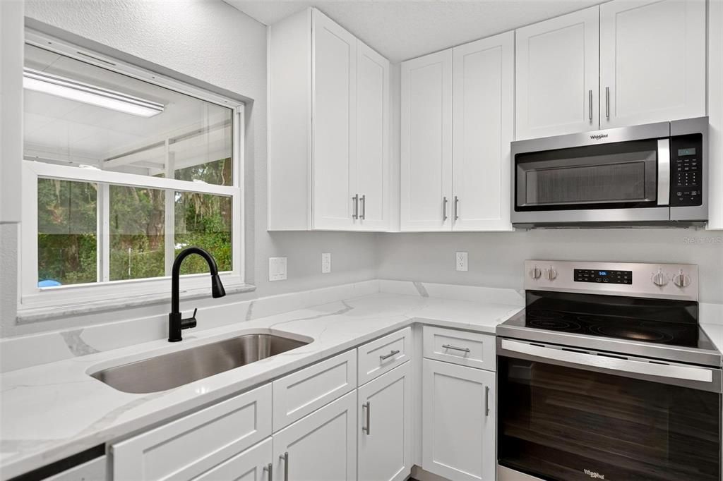 For Sale: $249,900 (4 beds, 2 baths, 1315 Square Feet)