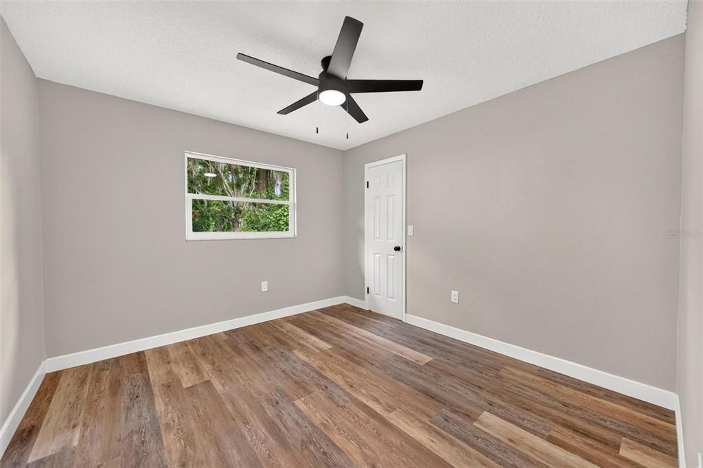 For Sale: $249,900 (4 beds, 2 baths, 1315 Square Feet)