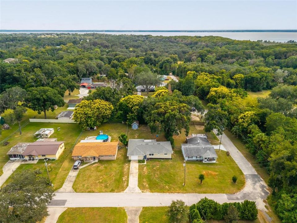 For Sale: $249,900 (4 beds, 2 baths, 1315 Square Feet)