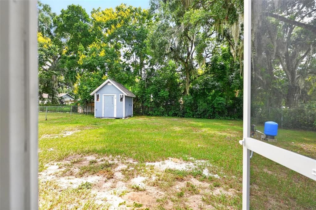 For Sale: $249,900 (4 beds, 2 baths, 1315 Square Feet)