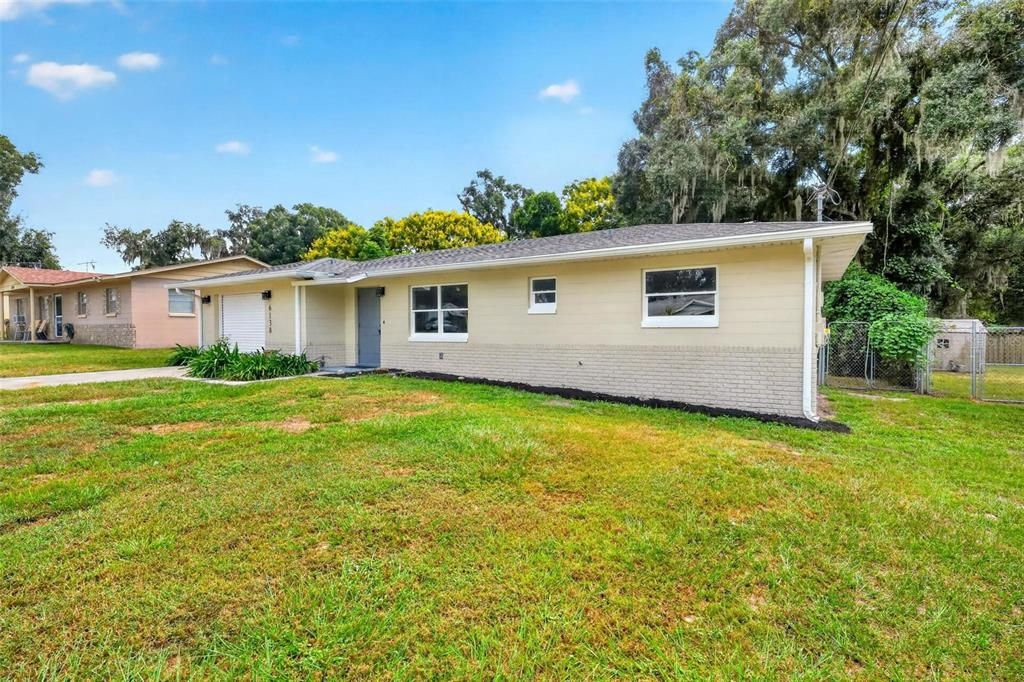 For Sale: $249,900 (4 beds, 2 baths, 1315 Square Feet)