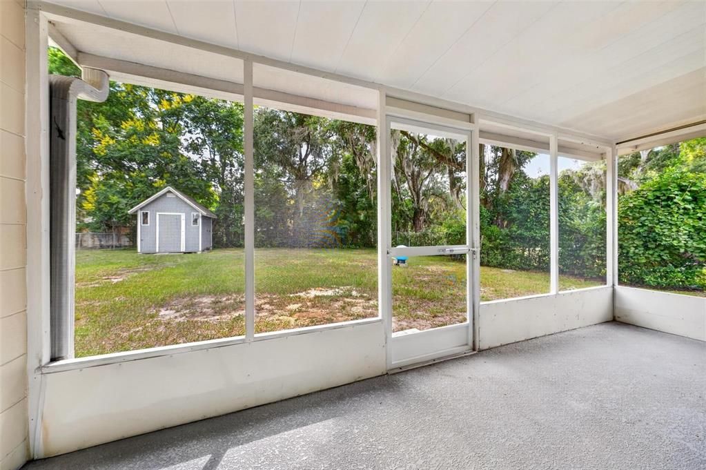 For Sale: $249,900 (4 beds, 2 baths, 1315 Square Feet)