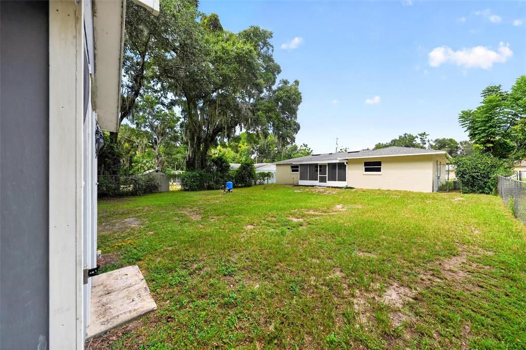 For Sale: $249,900 (4 beds, 2 baths, 1315 Square Feet)