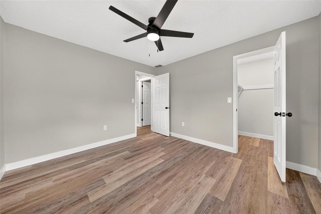 For Sale: $249,900 (4 beds, 2 baths, 1315 Square Feet)