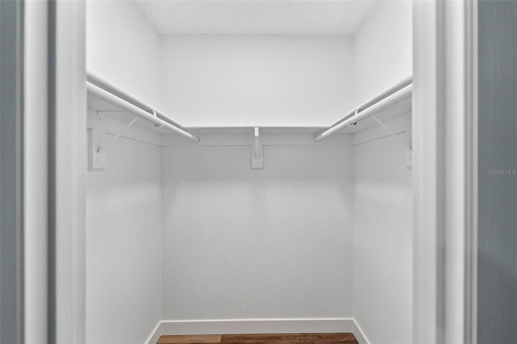 For Sale: $249,900 (4 beds, 2 baths, 1315 Square Feet)