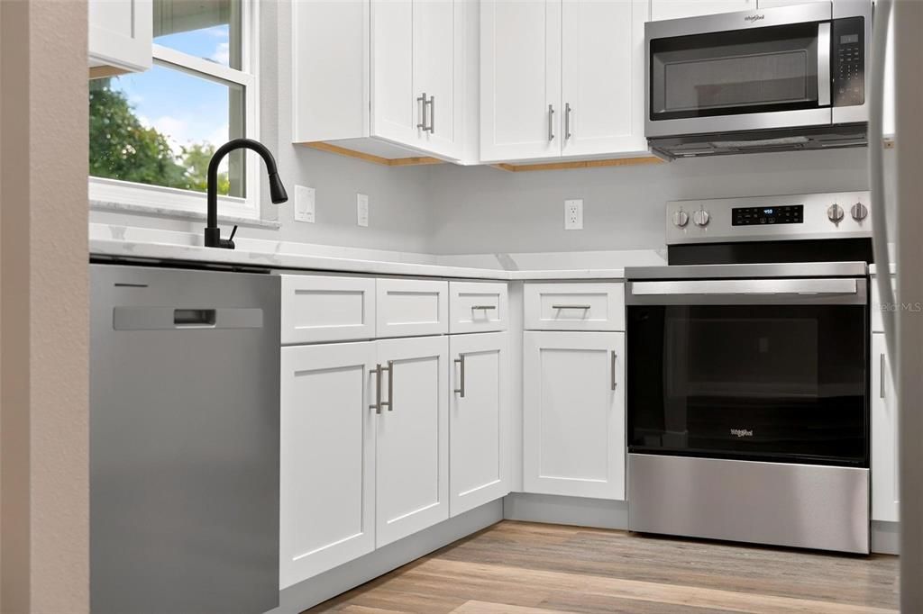 For Sale: $249,900 (4 beds, 2 baths, 1315 Square Feet)