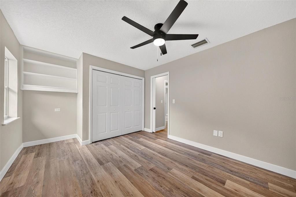 For Sale: $249,900 (4 beds, 2 baths, 1315 Square Feet)