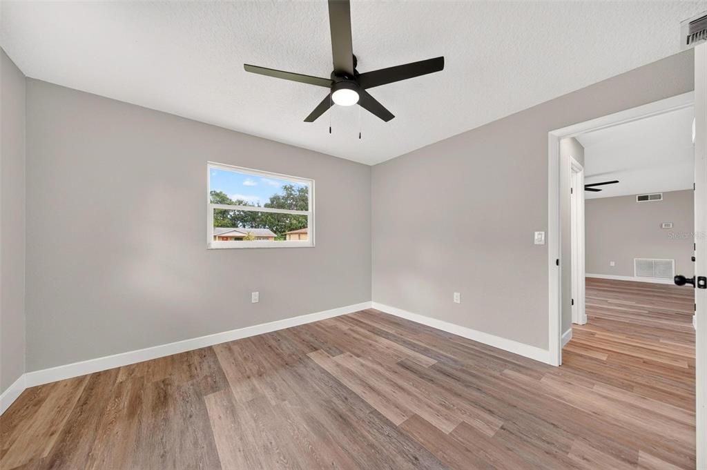 For Sale: $249,900 (4 beds, 2 baths, 1315 Square Feet)