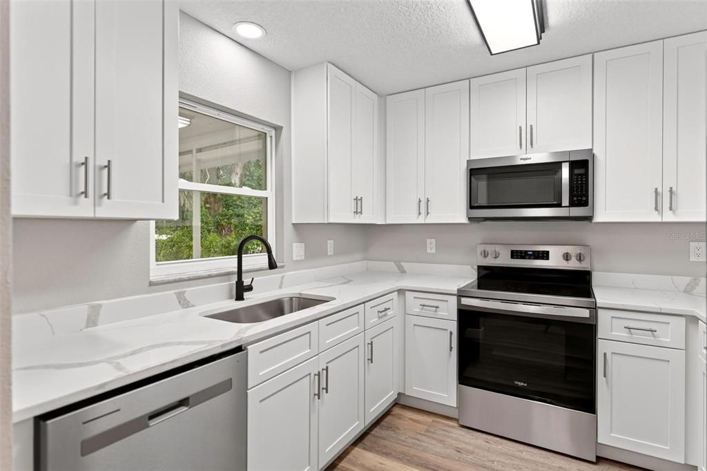 For Sale: $249,900 (4 beds, 2 baths, 1315 Square Feet)