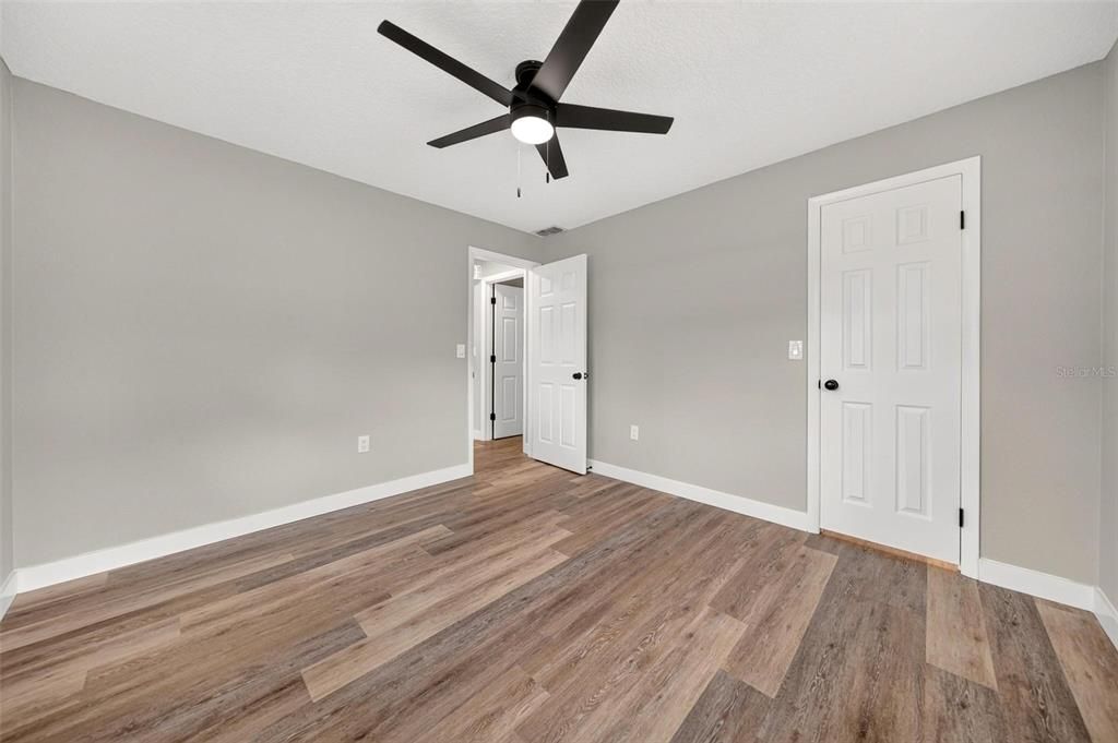 For Sale: $249,900 (4 beds, 2 baths, 1315 Square Feet)
