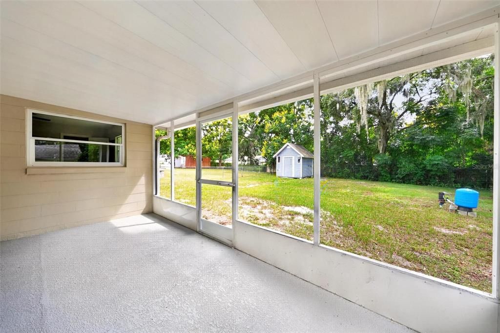 For Sale: $249,900 (4 beds, 2 baths, 1315 Square Feet)