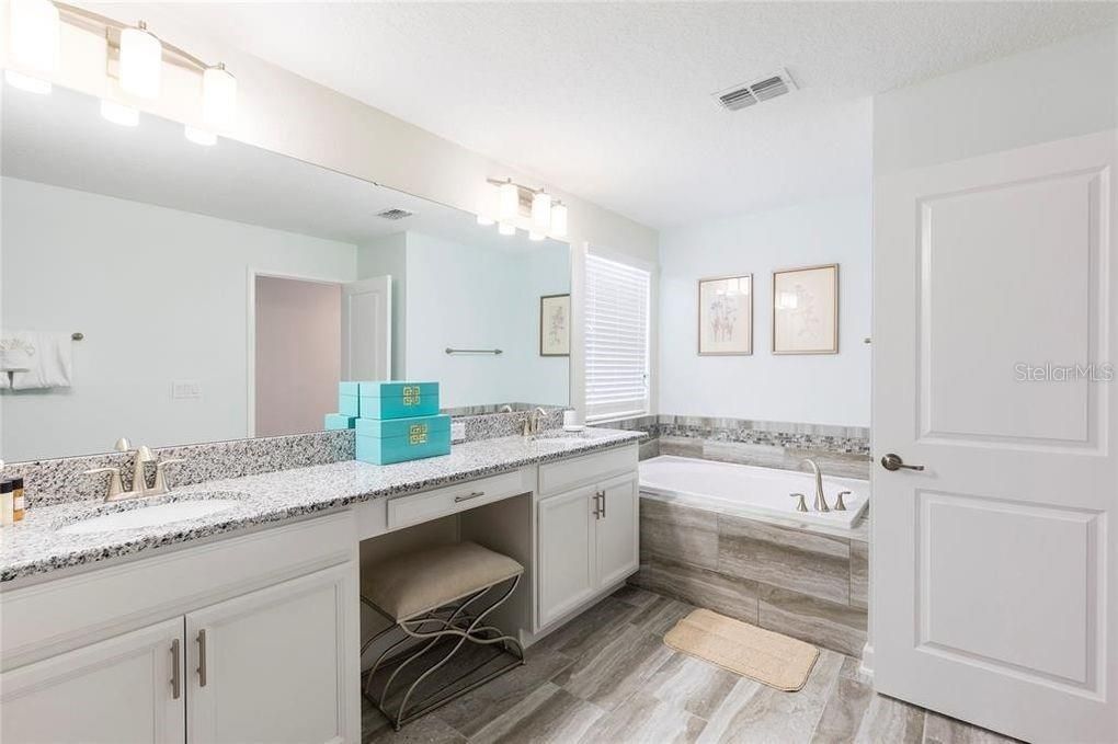 For Sale: $600,000 (5 beds, 5 baths, 3081 Square Feet)