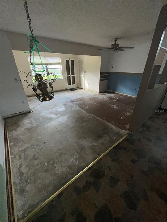 For Sale: $59,000 (1 beds, 1 baths, 790 Square Feet)