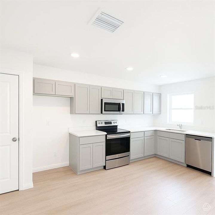 For Sale: $397,521 (2 beds, 2 baths, 1241 Square Feet)