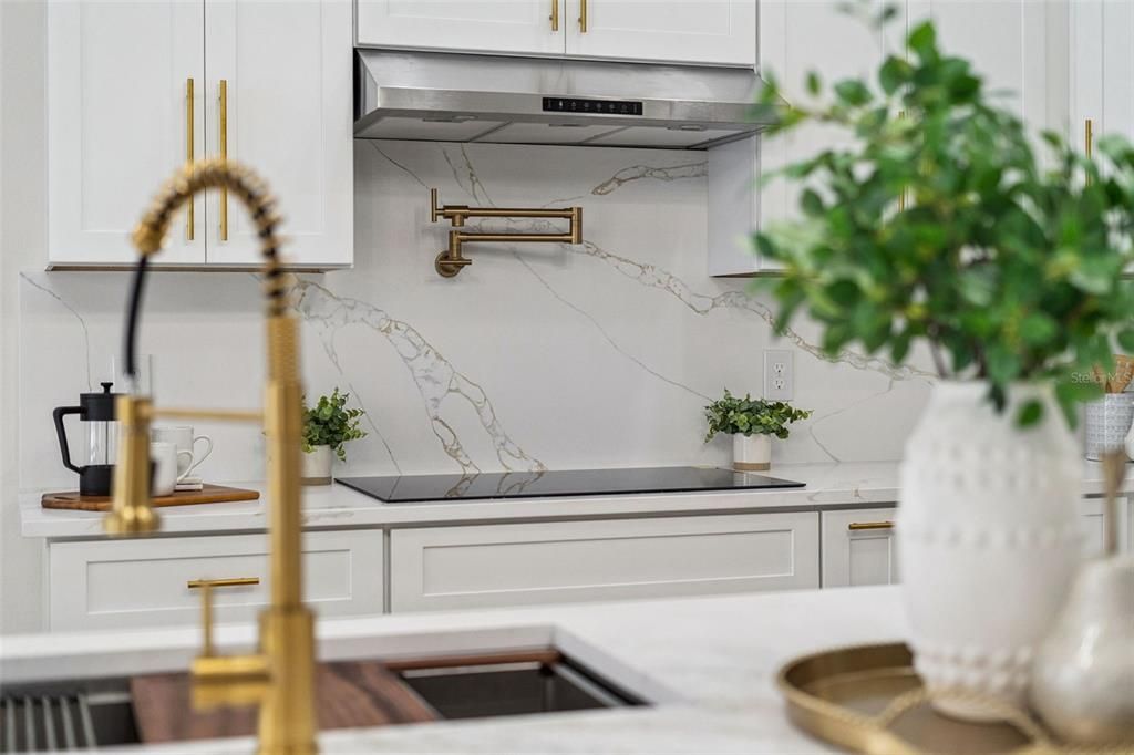 En Venta: $558,800 (4 camas, 2 baños, 1994 Pies cuadrados)