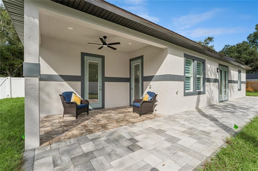 En Venta: $558,800 (4 camas, 2 baños, 1994 Pies cuadrados)
