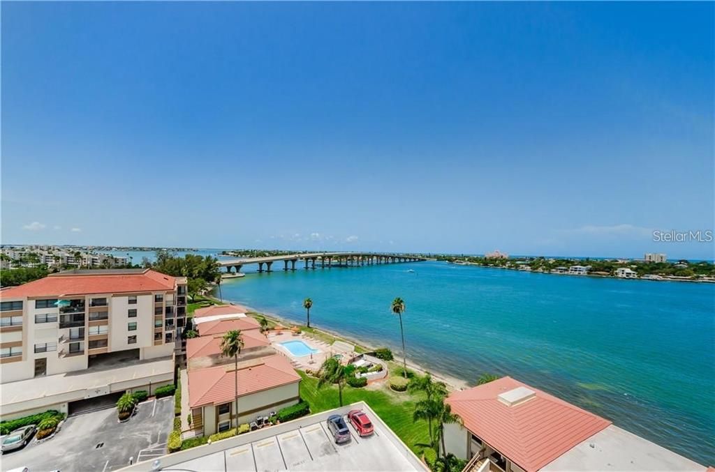 For Sale: $550,000 (2 beds, 2 baths, 1240 Square Feet)