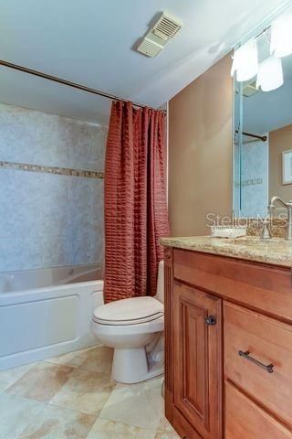 For Sale: $550,000 (2 beds, 2 baths, 1240 Square Feet)