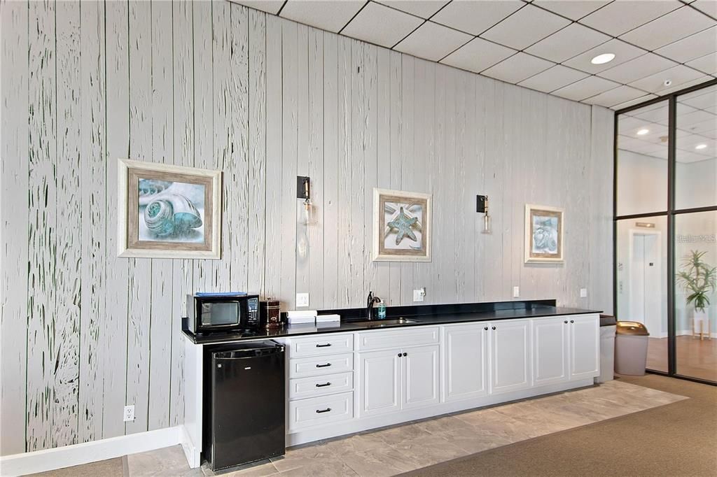 For Sale: $550,000 (2 beds, 2 baths, 1240 Square Feet)