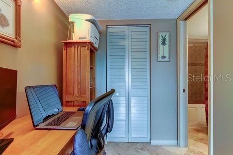 For Sale: $550,000 (2 beds, 2 baths, 1240 Square Feet)