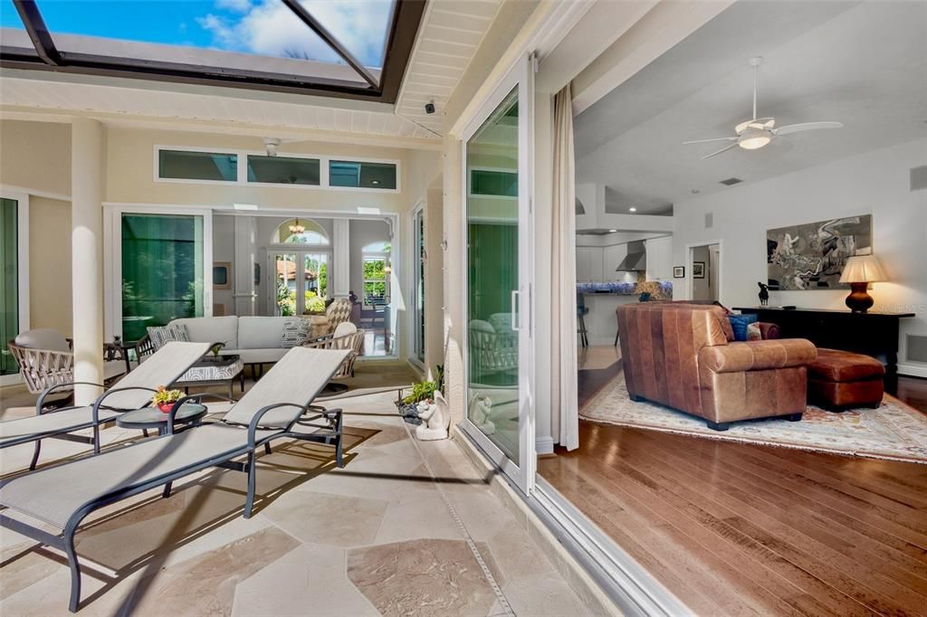 En Venta: $1,099,999 (4 camas, 3 baños, 3123 Pies cuadrados)