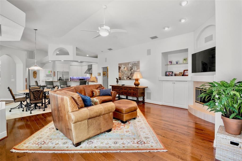 En Venta: $1,099,999 (4 camas, 3 baños, 3123 Pies cuadrados)