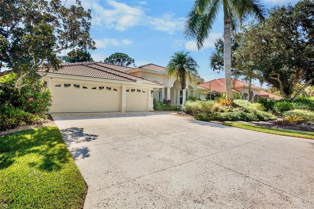 En Venta: $1,099,999 (4 camas, 3 baños, 3123 Pies cuadrados)
