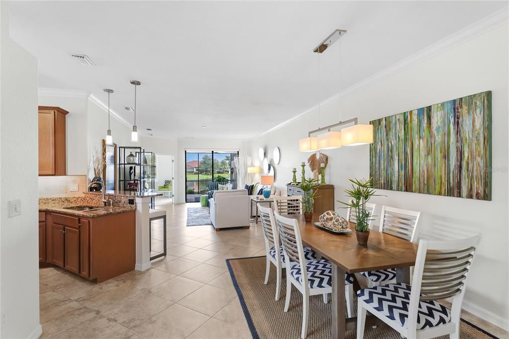 En Venta: $374,900 (2 camas, 2 baños, 1572 Pies cuadrados)