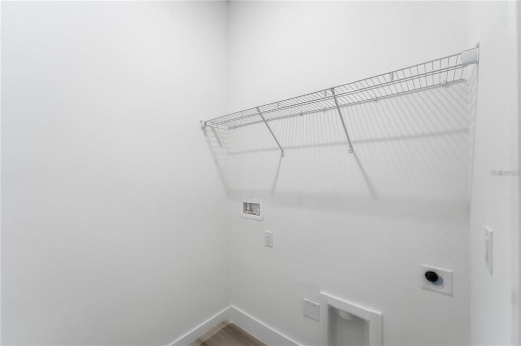 En Venta: $339,000 (4 camas, 3 baños, 1896 Pies cuadrados)