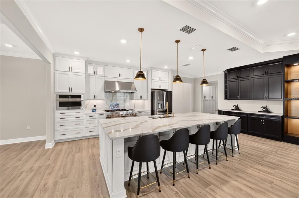 En Venta: $764,990 (3 camas, 3 baños, 2870 Pies cuadrados)