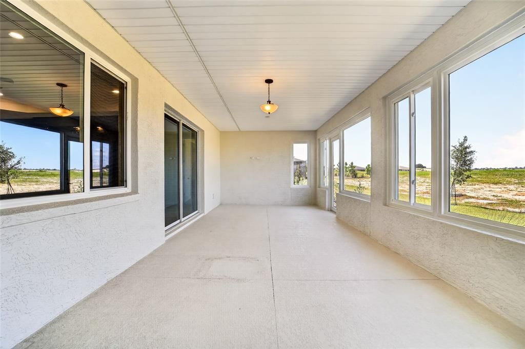 En Venta: $764,990 (3 camas, 3 baños, 2870 Pies cuadrados)